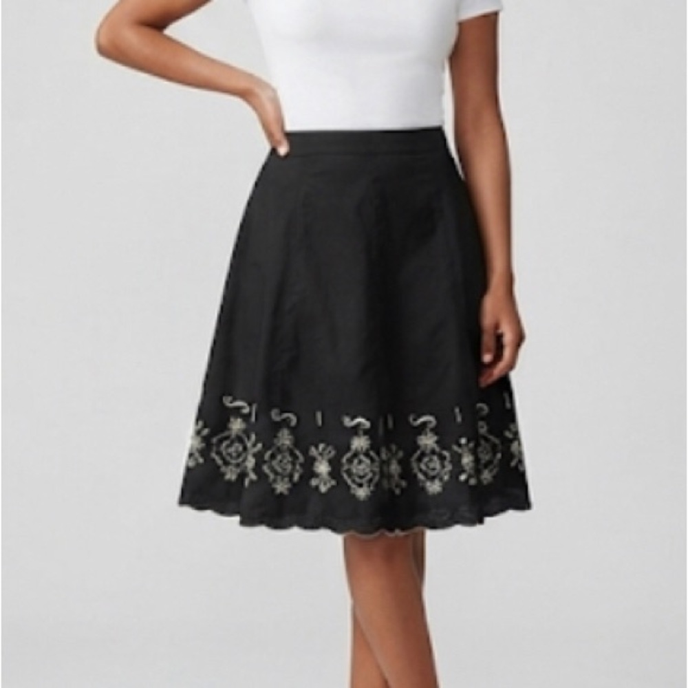 Dynamite | Vintage black with white embroidered flowers skirt | size 7